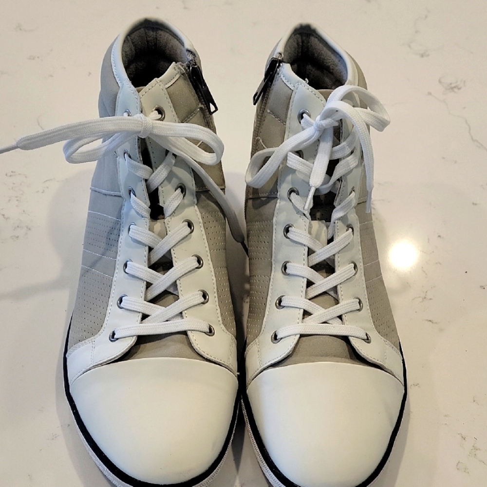 Kenneth Cole Reaction off white and Gray High-Top Sneakers Sz 10